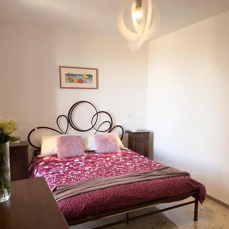 Intera Casa Con Due Indipendenti E Vasca Idromassaggio A Barbaresco, Langhe Барбареско