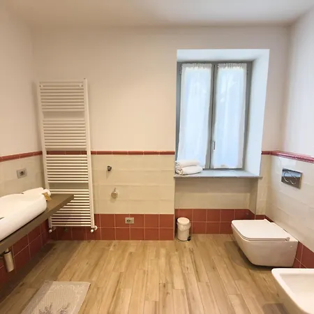 Апартаменты Intera Casa Con Due Indipendenti E Vasca Idromassaggio A Barbaresco, Langhe Барбареско