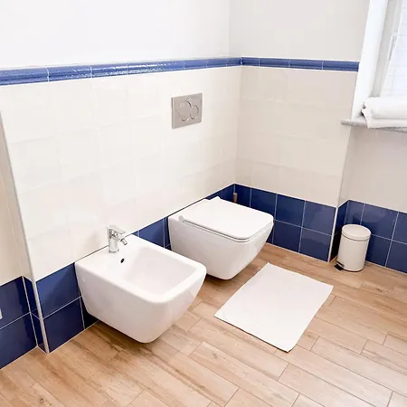 Intera Casa Con Due Indipendenti E Vasca Idromassaggio A Barbaresco, Langhe Апартаменты *