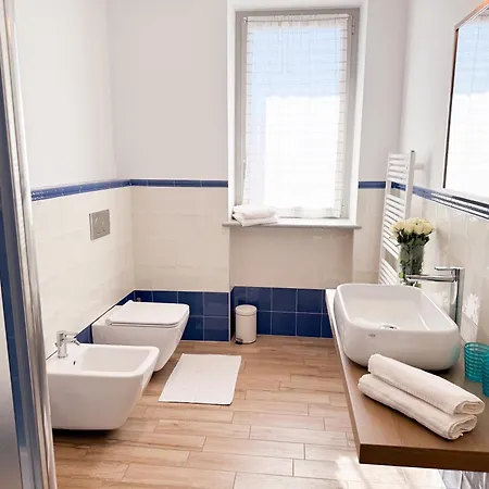 Intera Casa Con Due Indipendenti E Vasca Idromassaggio A Barbaresco, Langhe Apartman *