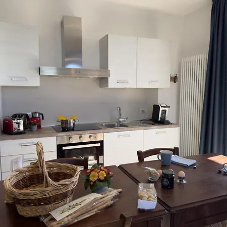 Intera Casa Con Due Indipendenti E Vasca Idromassaggio A Barbaresco, Langhe Barbaresco