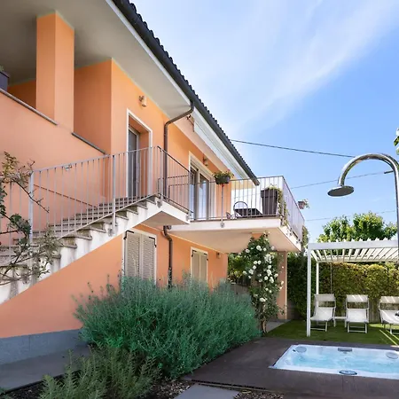 Intera Casa Con Due Indipendenti E Vasca Idromassaggio A Barbaresco, Langhe Апартаменты Барбареско