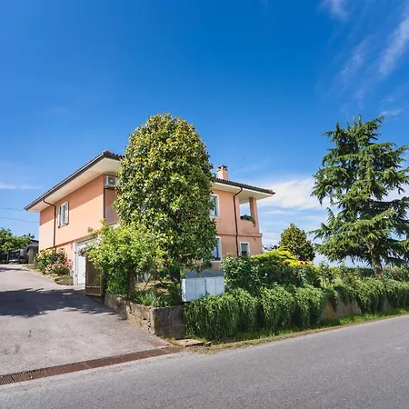 Intera Casa Con Due Indipendenti E Vasca Idromassaggio A Barbaresco, Langhe Barbaresco