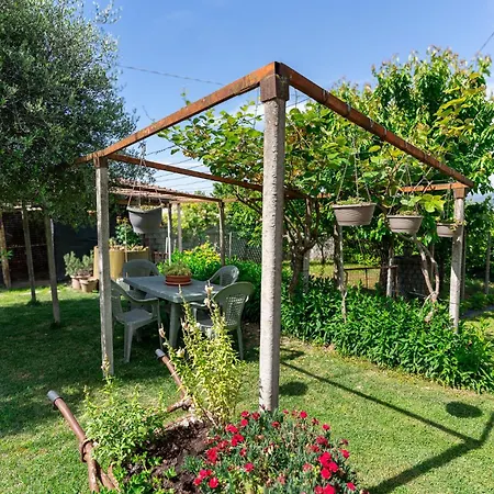 Intera Casa Con Due Indipendenti E Vasca Idromassaggio A Barbaresco, Langhe * Барбареско