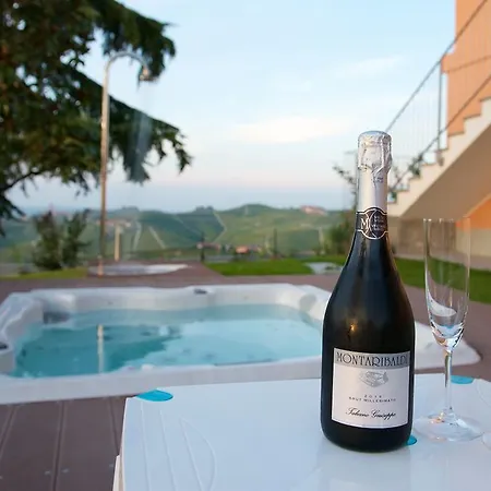 Апартаменты Intera Casa Con Due Indipendenti E Vasca Idromassaggio A Barbaresco, Langhe